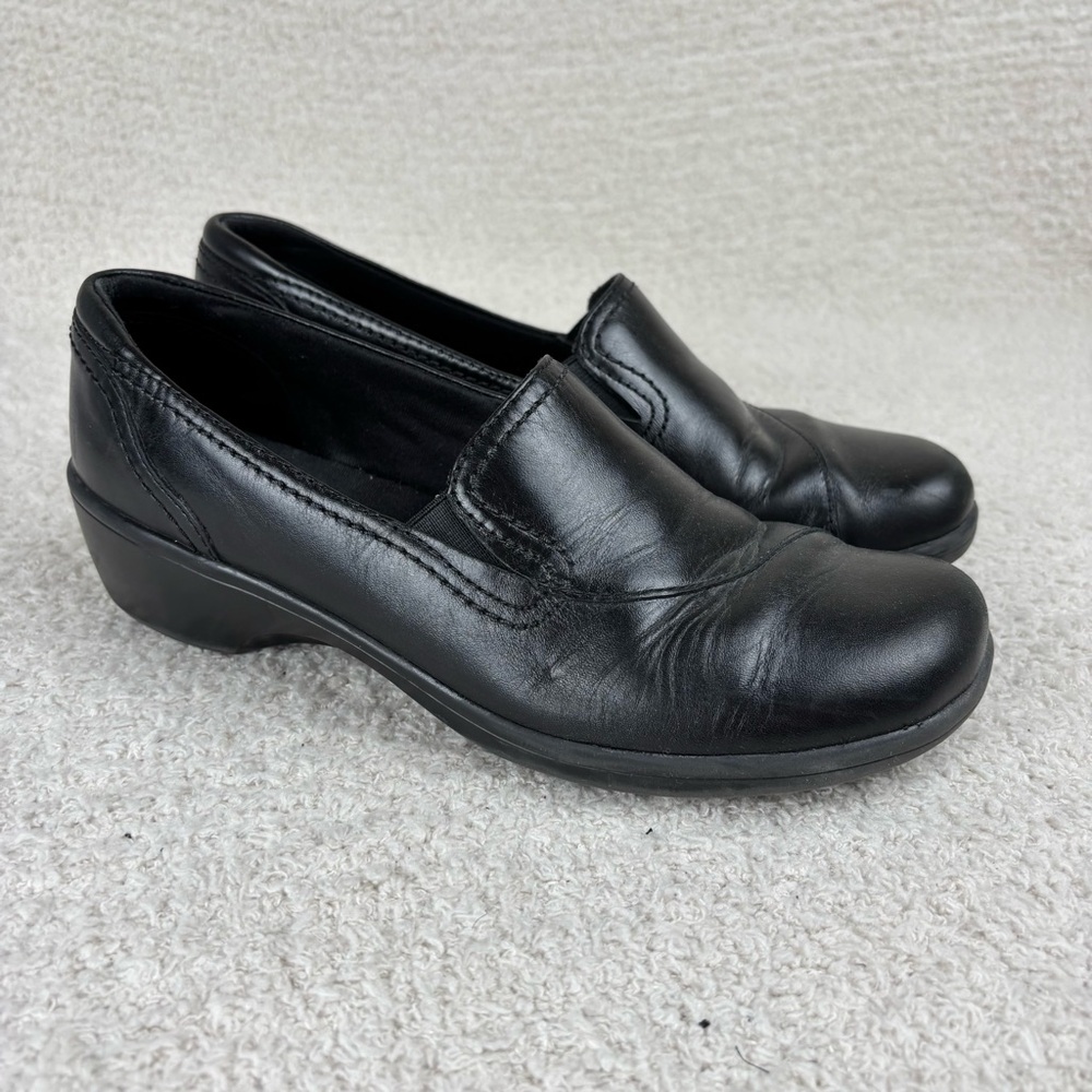 Clarks Shoes Womens‎ 7M Black Poppy Slip On Office Career Wedge Leather Loafer